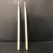 Load image into Gallery viewer, Wooden 2B Drumsticks Set
