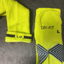 Load image into Gallery viewer, Boys Dri-Fit Socks
