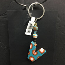 Load image into Gallery viewer, "V" Keychain
