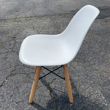 Load image into Gallery viewer, Plastic &amp; Wood Chair
