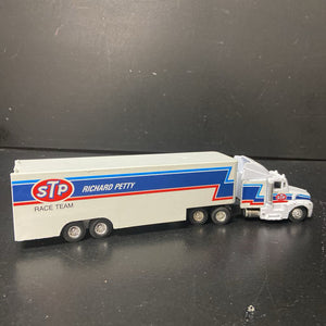 Richard Petty STP NASCAR Racing Champions Diecast Truck & Trailer 1991 Vintage Collectible