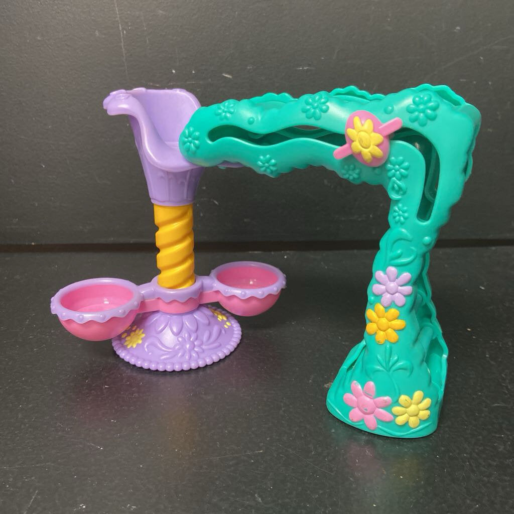 Twirl Around Treehouse