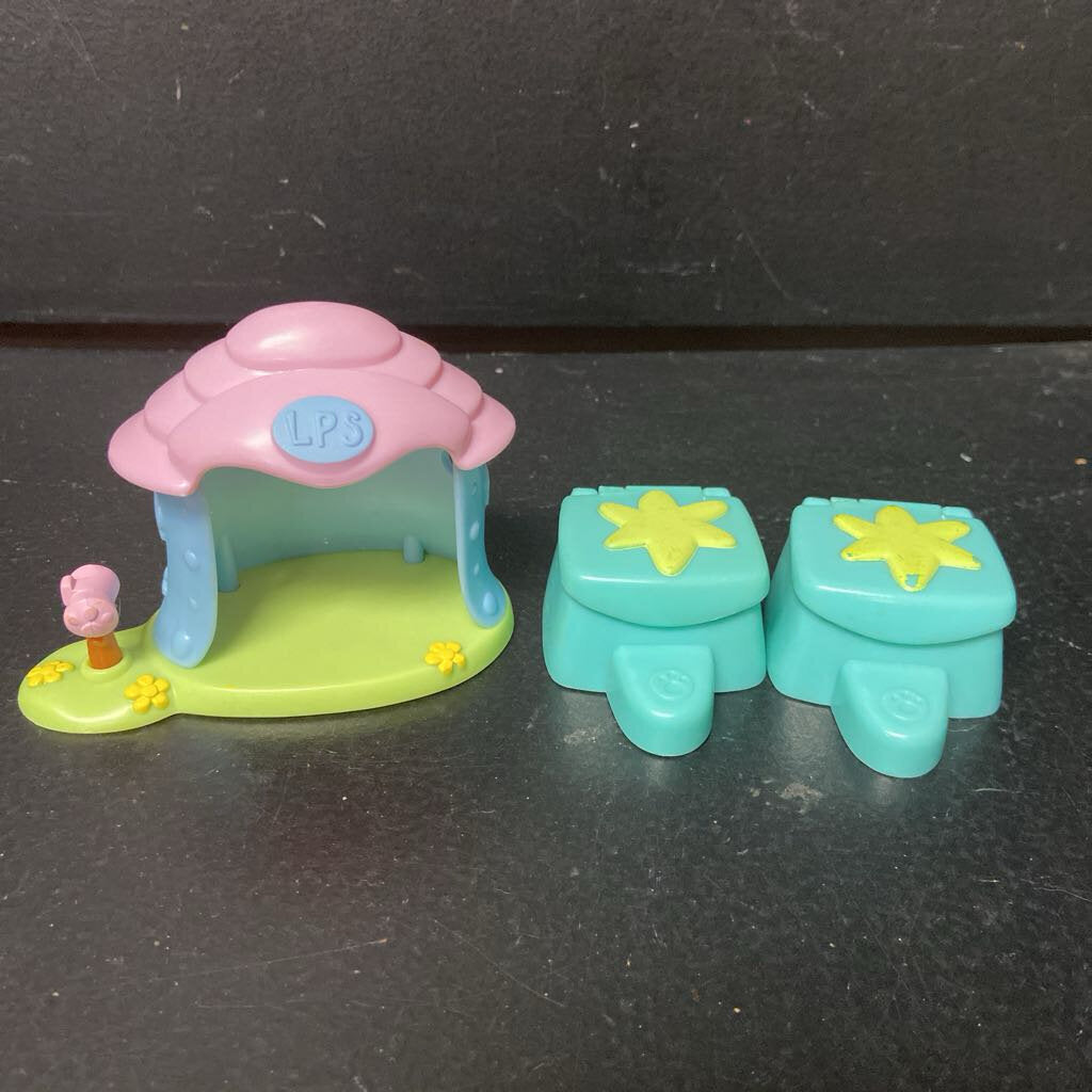 Dog House w/Magnetic Treat Boxes