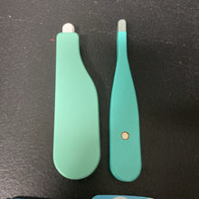 Load image into Gallery viewer, Wooden Magnetic Doctor Thermometer Set
