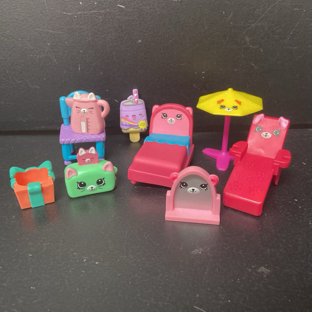 8pk Happy Places Figures
