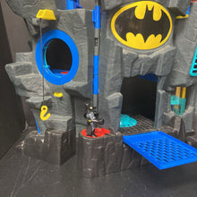 Load image into Gallery viewer, Imaginext DC Super Friends Transforming Batcave w/Figures
