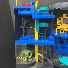 Load image into Gallery viewer, Imaginext DC Super Friends Transforming Batcave w/Figures
