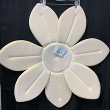 Load image into Gallery viewer, Blooming Bath Baby Flower Bath
