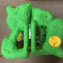 Load image into Gallery viewer, Gorilla Mountain Battery Operated
