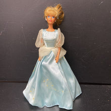Load image into Gallery viewer, Cinderella Doll 1992 Vintage Collectible
