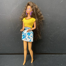 Load image into Gallery viewer, Paint n&#39; Dazzle Doll 1993 Vintage Collectible
