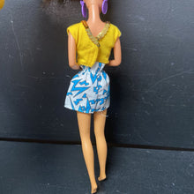 Load image into Gallery viewer, Paint n&#39; Dazzle Doll 1993 Vintage Collectible
