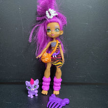 Load image into Gallery viewer, Roaralai Doll w/Pet &amp; Accessories (Cave Club)
