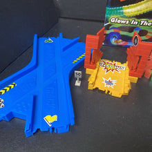 Load image into Gallery viewer, Crash Car Raceway Track w/Vehicles Battery Operated

