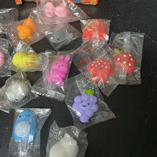 Load image into Gallery viewer, 17pc Mochi Sensory Squishy Toys (NEW)

