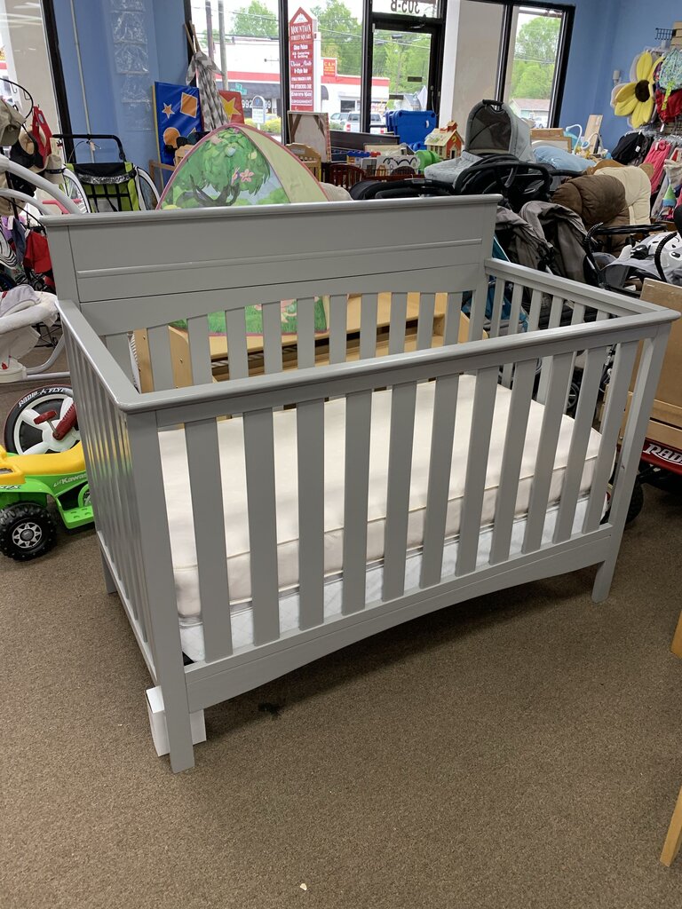 Skylar 6-in-1 Convertible Crib