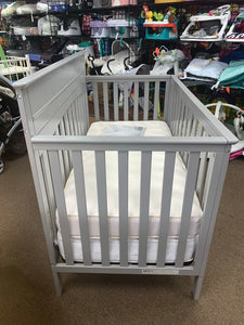 Skylar 6-in-1 Convertible Crib