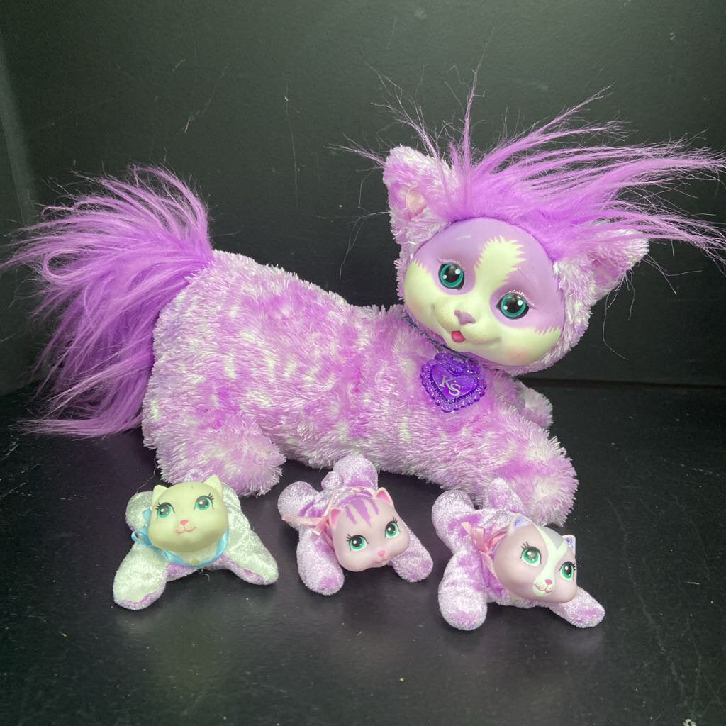 Mama Gracie Cat w/3 Babies