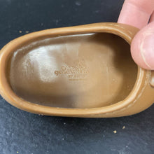 Load image into Gallery viewer, Shoes for 18&quot; Doll
