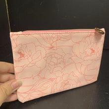 Load image into Gallery viewer, Flower Cosmetic Bag
