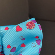 Load image into Gallery viewer, Heart Hairbow Clip
