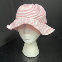 Load image into Gallery viewer, Girls Polka Dot Reversible Sun Hat (NEW)
