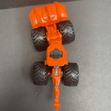 Load image into Gallery viewer, Dirt Squad Scoopz Monster Truck
