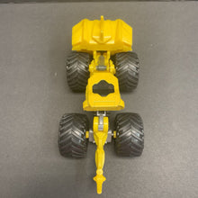 Load image into Gallery viewer, Dirt Squad Scoopz Monster Truck
