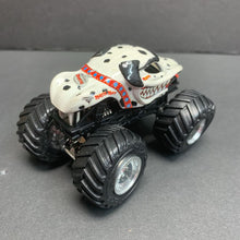 Load image into Gallery viewer, Monster Mutt Monster Truck
