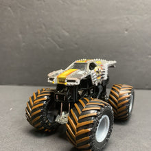 Load image into Gallery viewer, Max-D Monster Truck

