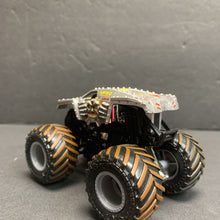 Load image into Gallery viewer, Max-D Monster Truck

