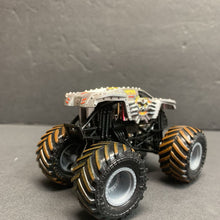 Load image into Gallery viewer, Max-D Monster Truck
