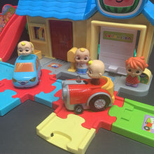Load image into Gallery viewer, Cocomelon JJ&#39;s House Car Raceway Track Set w/ Cars Battery Operated
