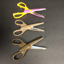 Load image into Gallery viewer, 3pk Zig-Zag Scissors

