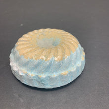 Load image into Gallery viewer, Sea Bath Bomb Tropical Coconut (NEW)
