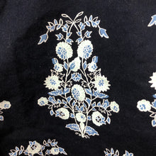 Load image into Gallery viewer, 4 Inch Chino Floral Shorts
