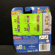 Load image into Gallery viewer, Tony Hawk Grip &amp; Grind Mini Skateboard w/Shoes (NEW)
