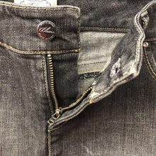 Load image into Gallery viewer, Blanc Flower Denim Mini Skirt
