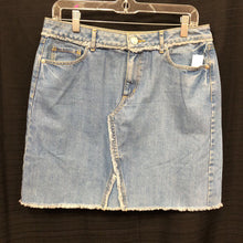 Load image into Gallery viewer, Raw Hem Denim Mini Skirt
