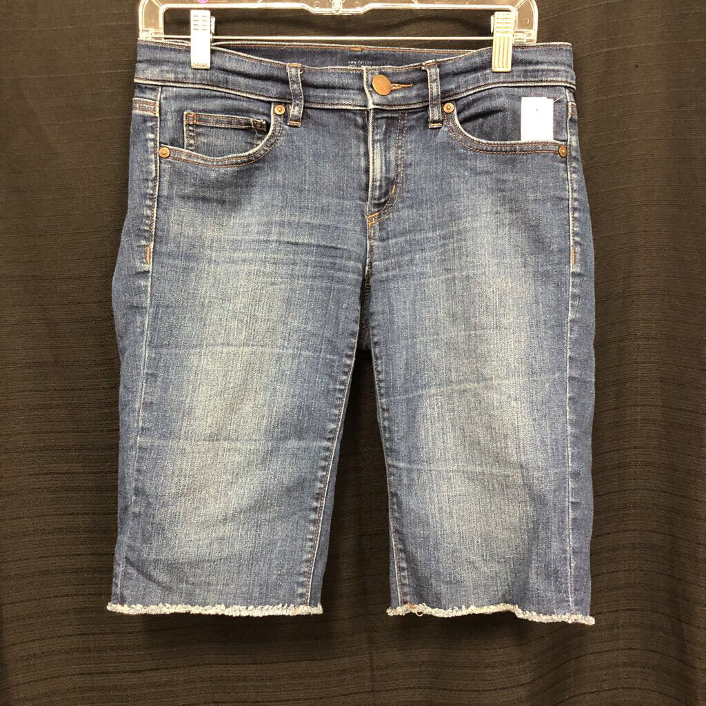 Vented Frayed Boyfriend Denim Shorts