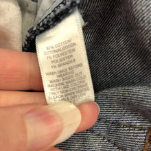 Load image into Gallery viewer, Vented Frayed Boyfriend Denim Shorts
