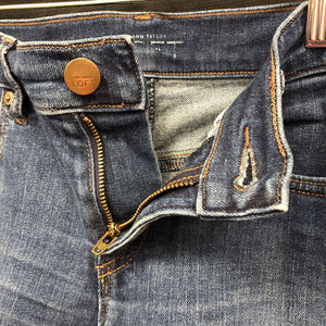 Vented Frayed Boyfriend Denim Shorts