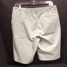 Load image into Gallery viewer, Twill Bermuda Shorts
