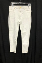 Load image into Gallery viewer, Izzy Cropped Skinny Jeans
