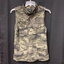 Load image into Gallery viewer, Camo Zip Up Vest (Love Tree)

