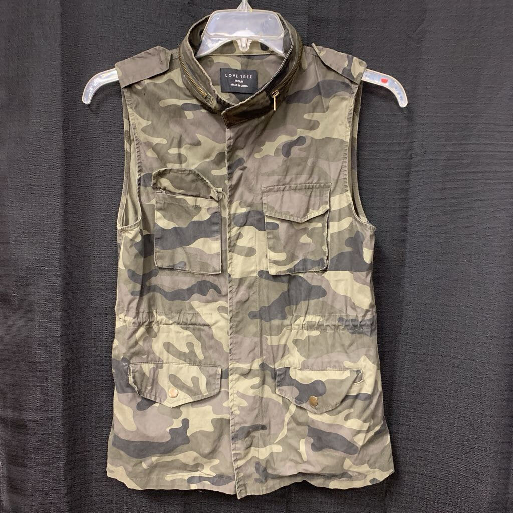 Camo Zip Up Vest (Love Tree)