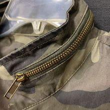 Load image into Gallery viewer, Camo Zip Up Vest (Love Tree)

