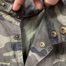 Load image into Gallery viewer, Camo Zip Up Vest (Love Tree)
