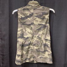 Load image into Gallery viewer, Camo Zip Up Vest (Love Tree)

