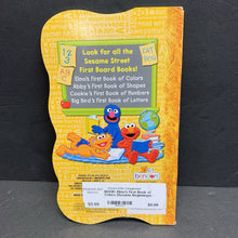 Load image into Gallery viewer, Elmo&#39;s First Book of Colors (Sesame Beginnings) -character board
